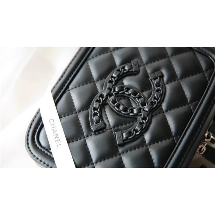 img-review-Túi xách dáng hộp logo Chanel nổi da cao cấp