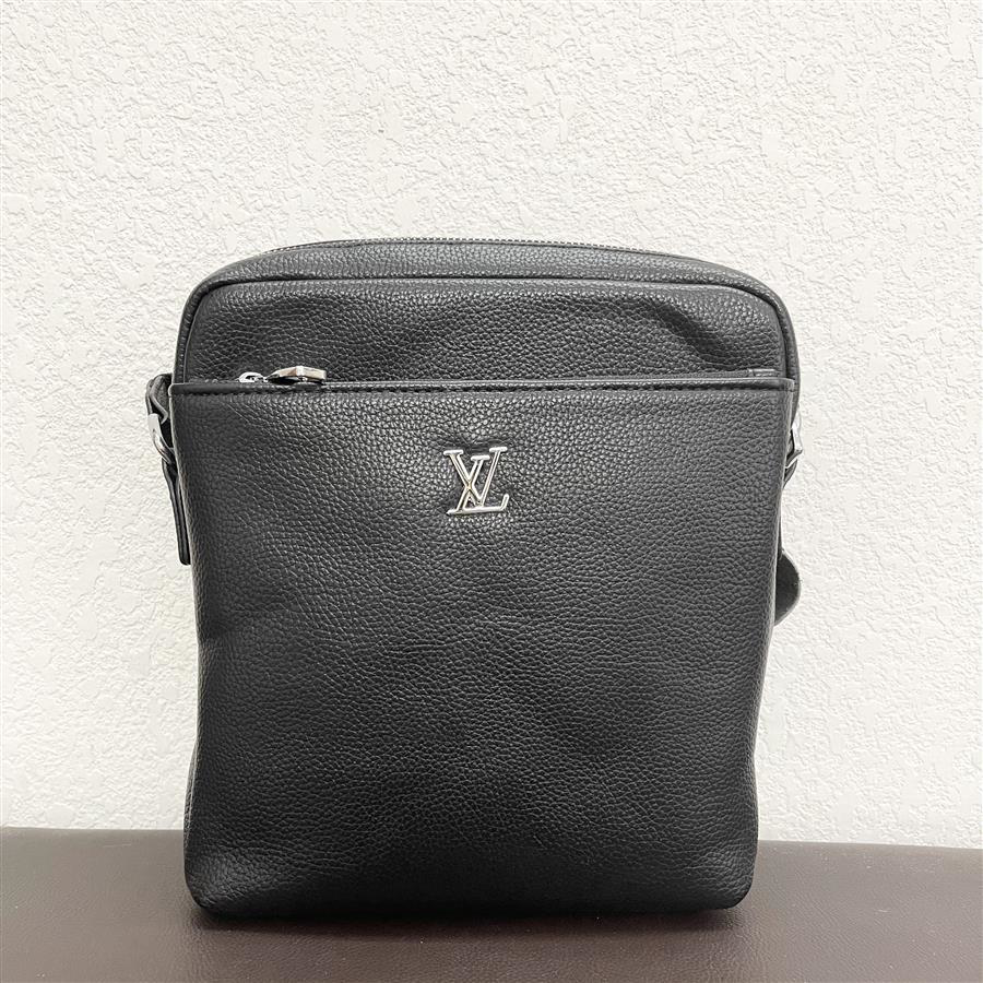 img-review-Túi da nam đựng ipad logo LV