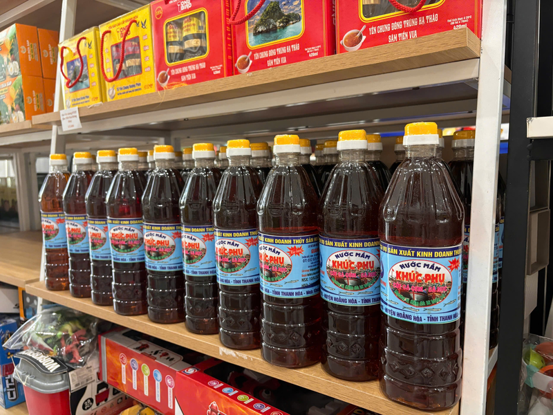 Nước Mắm  Gia Truyền Khúc Phụ ( Cốt Cá Cơm- Cá Nục) Chai 1 lít