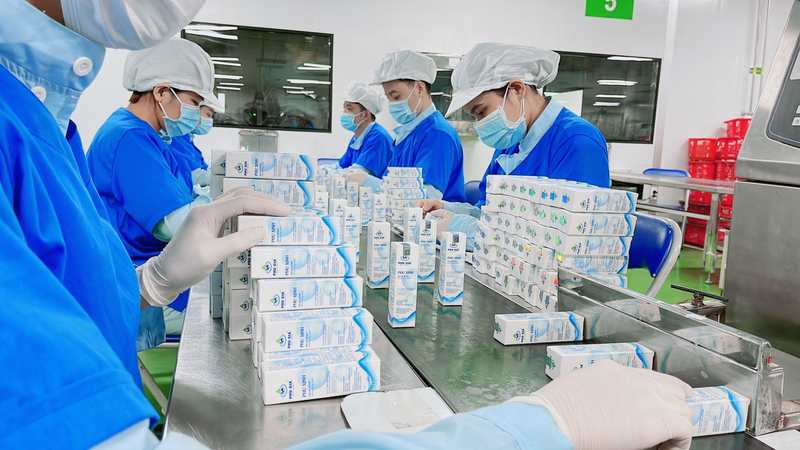 Xịt Khoáng Hoa Hồng Phú Xinh 150ml