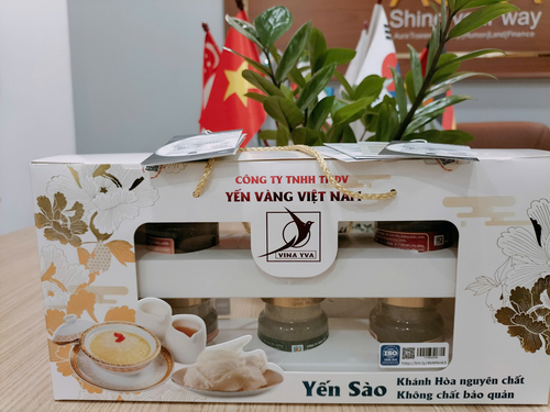 YẾN CHƯNG 70% YẾN TƯƠI (HỘP 6 HŨ)